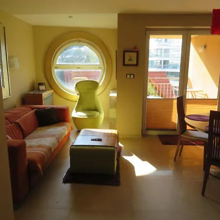 Apartment Flores 1 *